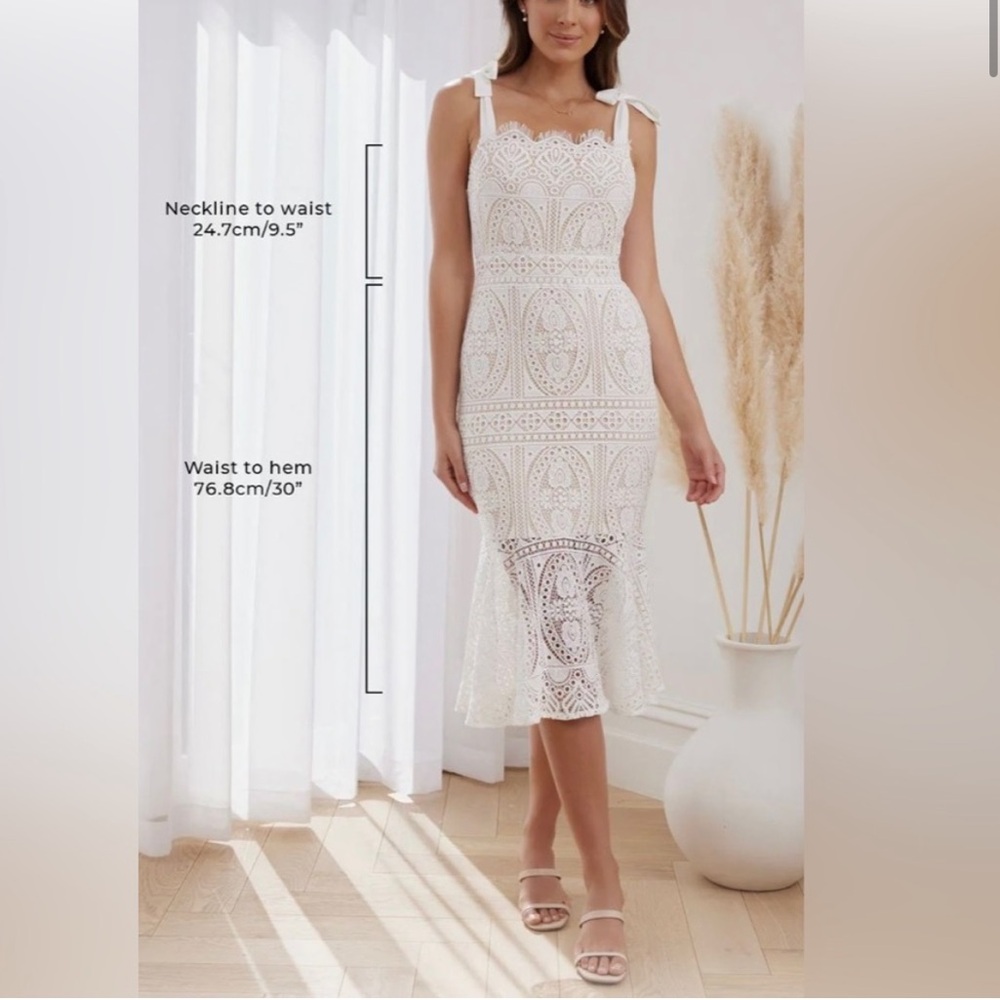 Two sisters the Label - Reynella lace dress with ties